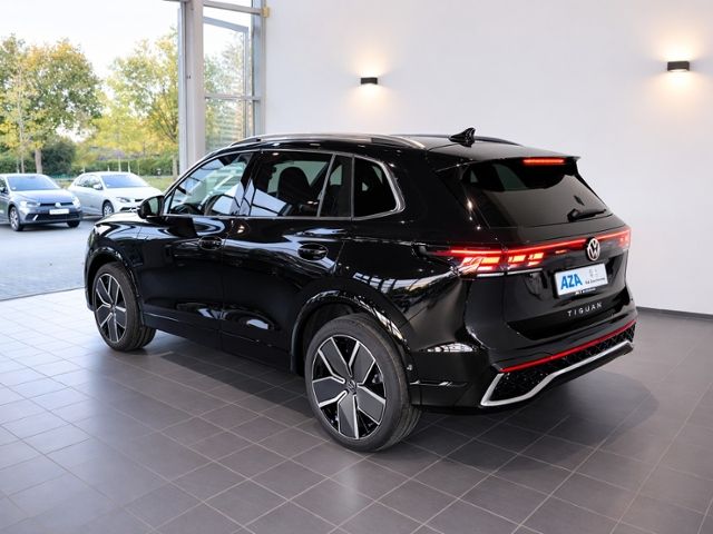Volkswagen Tiguan 2026 г. Чёрный, пробег 5000 км