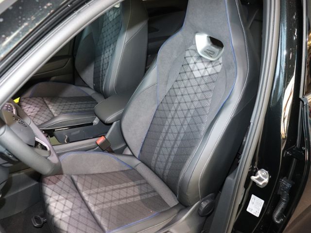 Volkswagen Tiguan 2026 г. Чёрный, пробег 5000 км