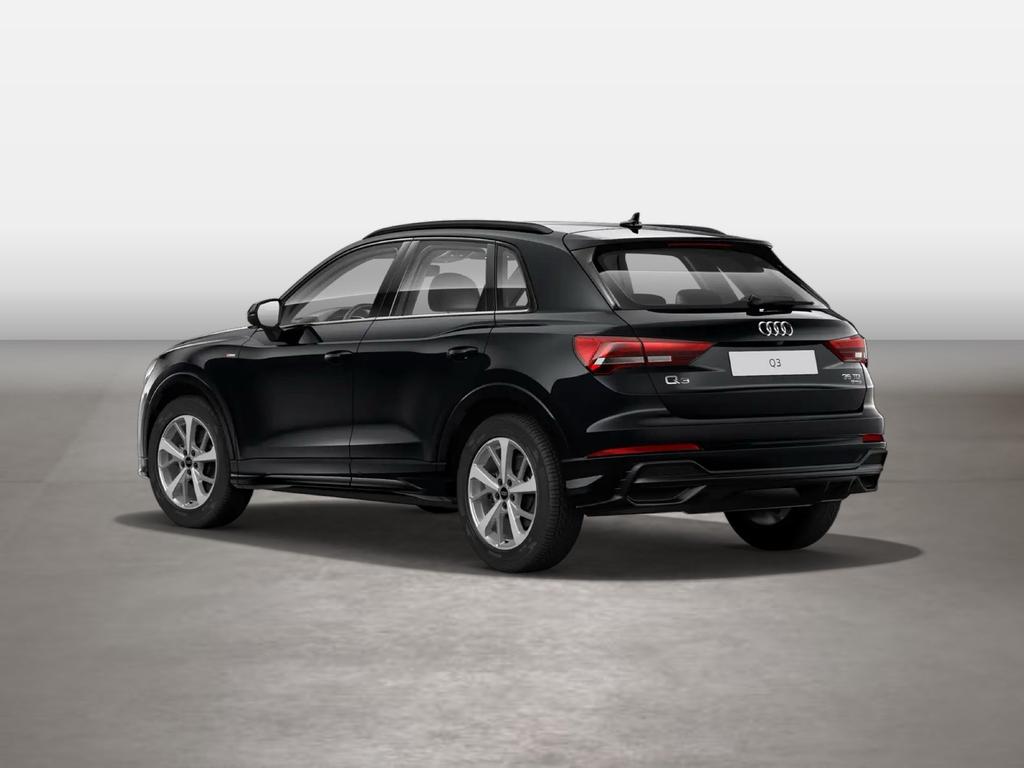 Audi Q3 2021 г. Чёрный, пробег 50100 км
