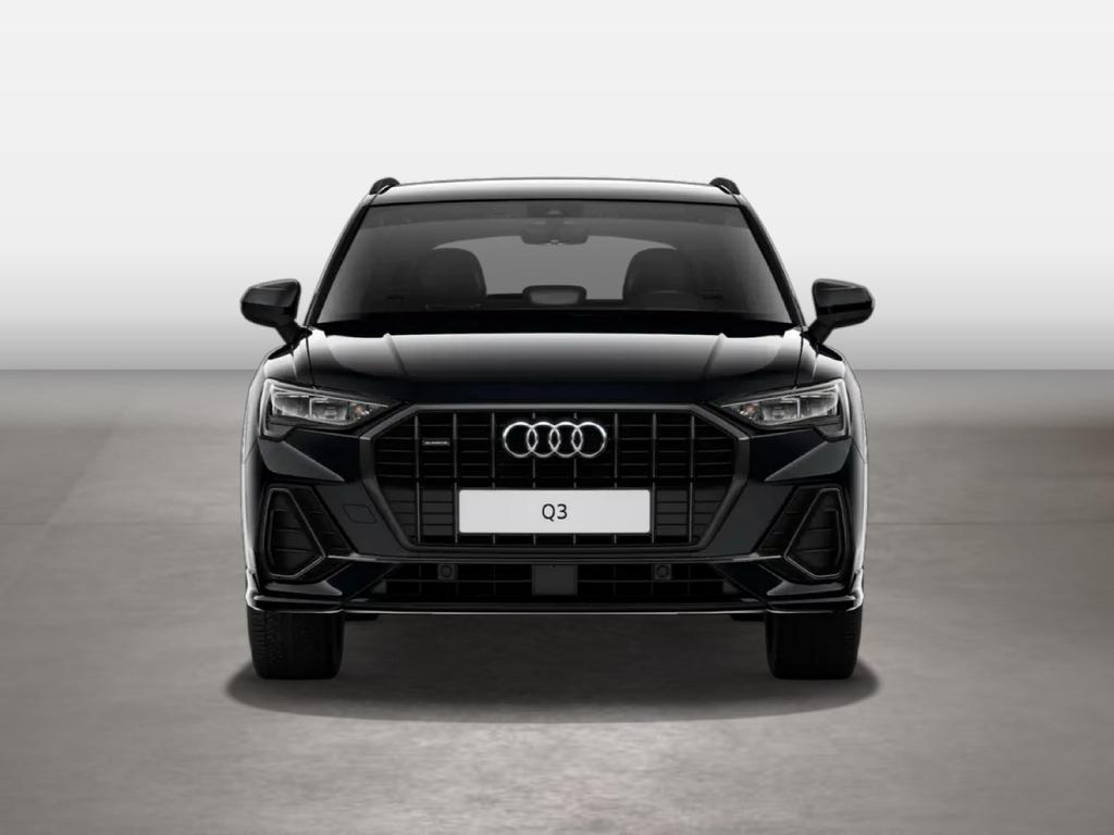 Audi Q3 2021 г. Чёрный, пробег 50100 км