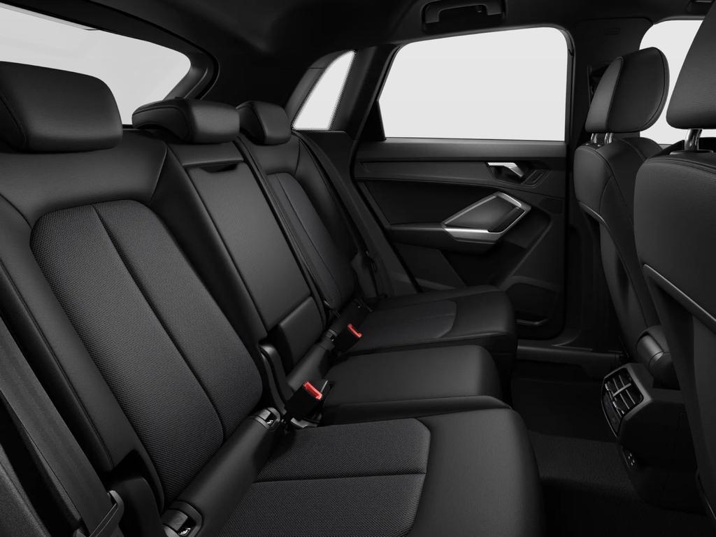 Audi Q3 2021 г. Чёрный, пробег 50100 км