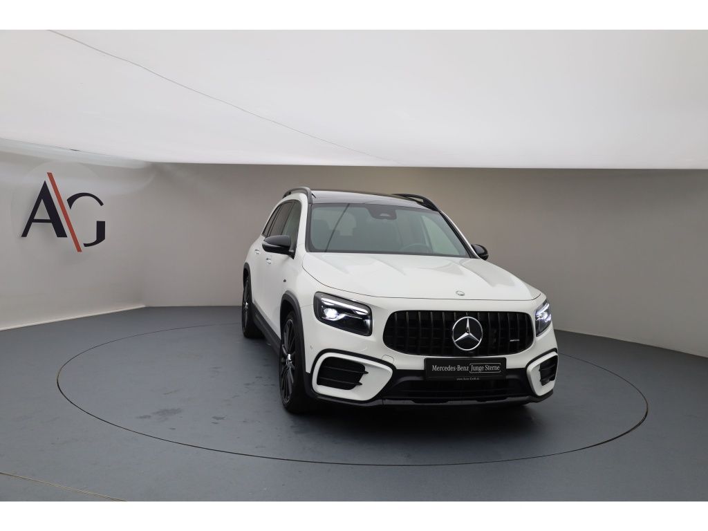 Mercedes-Benz State Glow 2025 г. Белый, пробег 12810 км