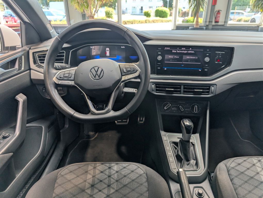 Volkswagen Polo 2023 г. Белый, пробег 37000 км