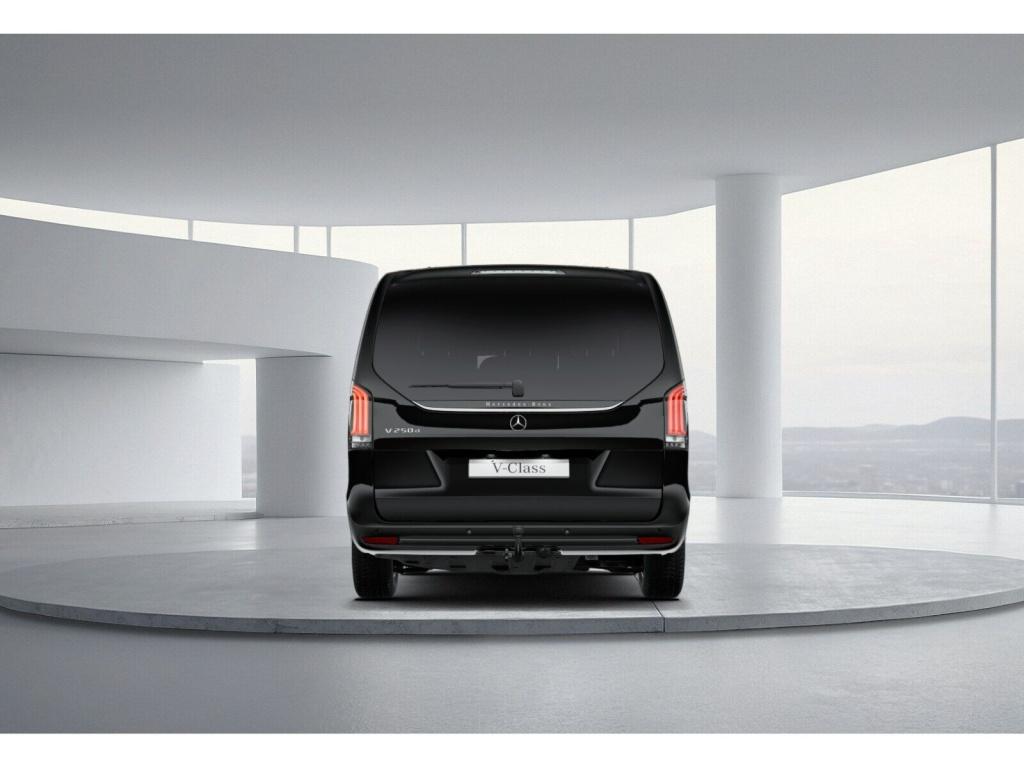 Mercedes-Benz V 250 2026 г. Чёрный, пробег 10900 км