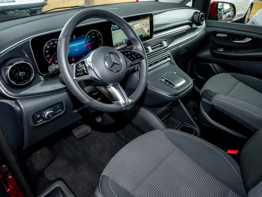 Mercedes-Benz V 220 2025 г. Красный, пробег 10971 км