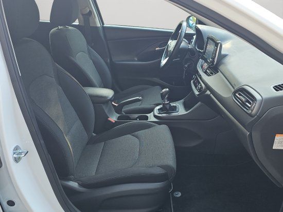 Hyundai i30 2021 г. Белый, пробег 50500 км
