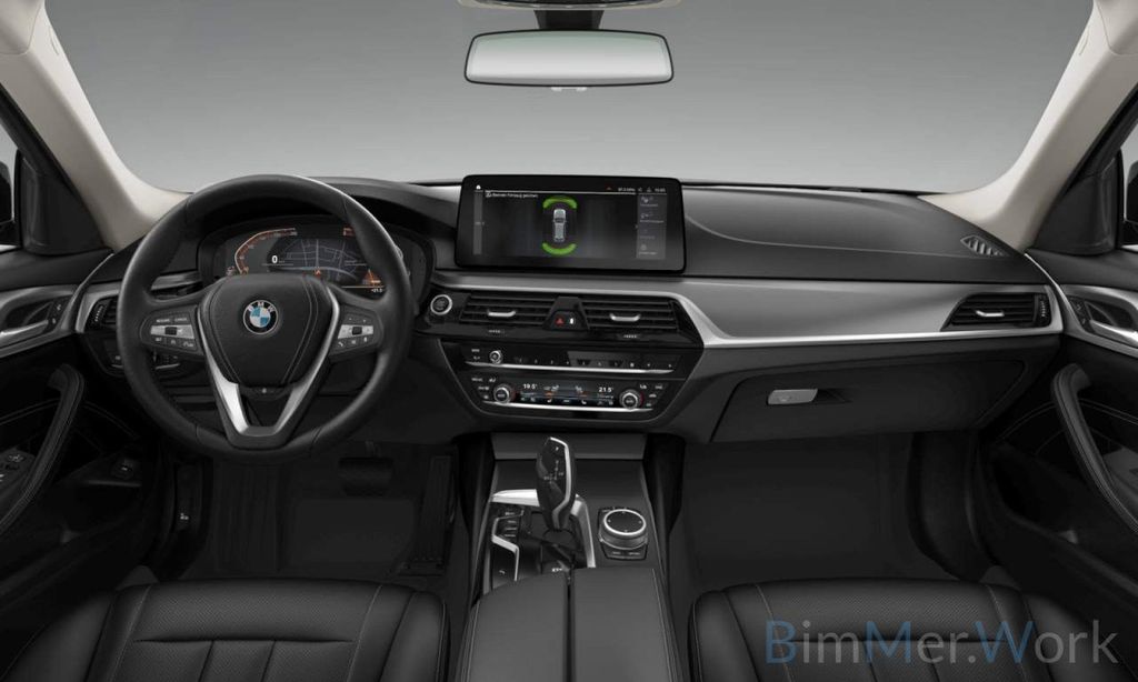 BMW 520 2023 г. Чёрный, пробег 26155 км