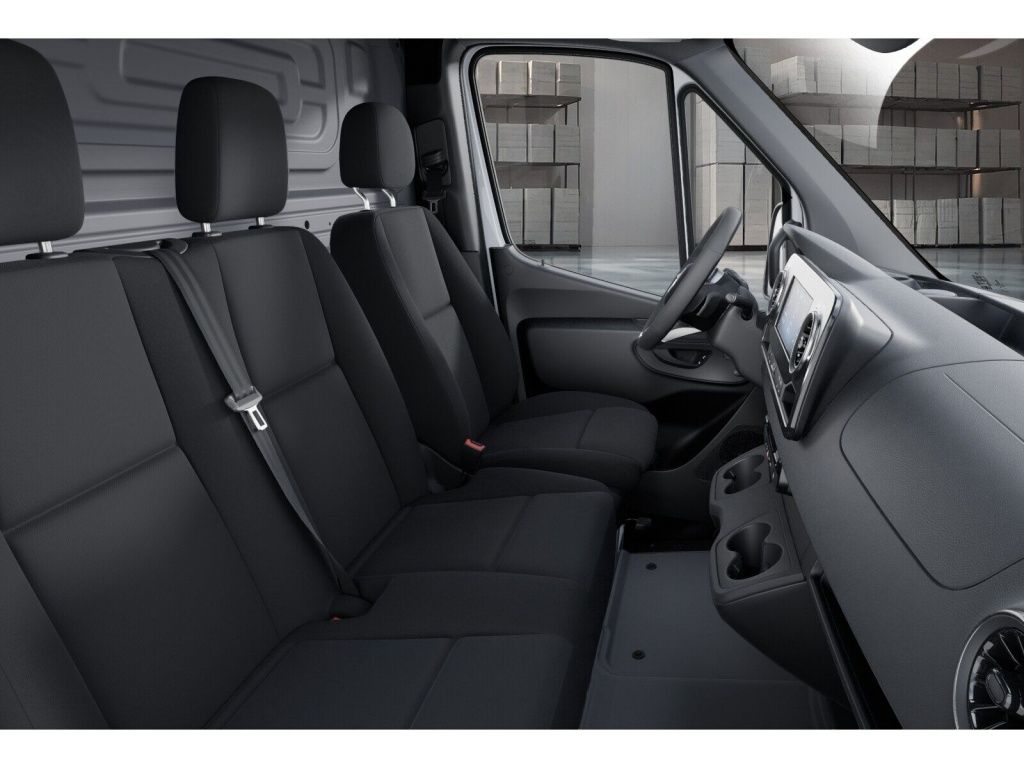 Mercedes-Benz SPRINTER 2025 г. Белый, пробег 37647 км