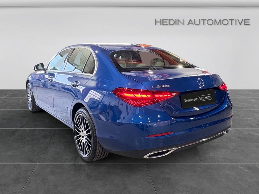 Mercedes-Benz C 300 2021 г. Синий, пробег 13328 км
