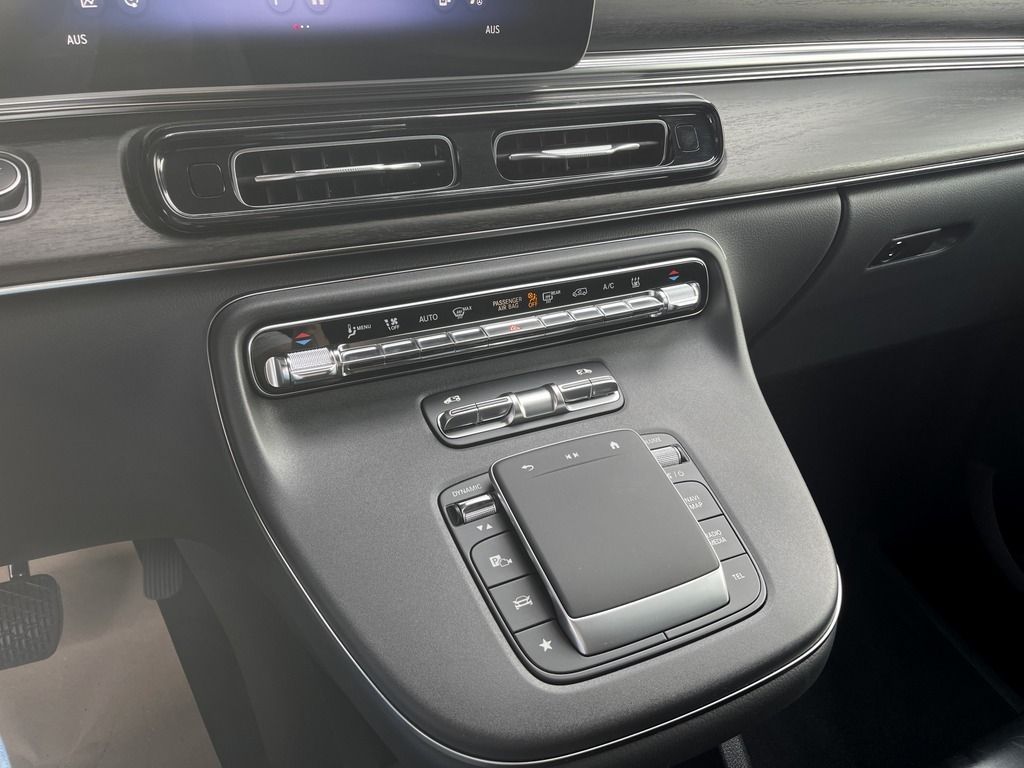 Mercedes-Benz V 250 2024 г. Серый, пробег 27250 км