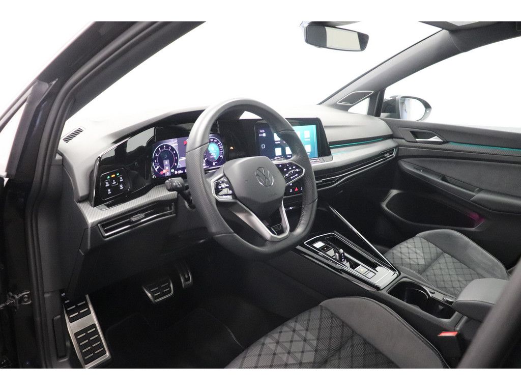 Volkswagen Golf 2024 г. Чёрный, пробег 41000 км