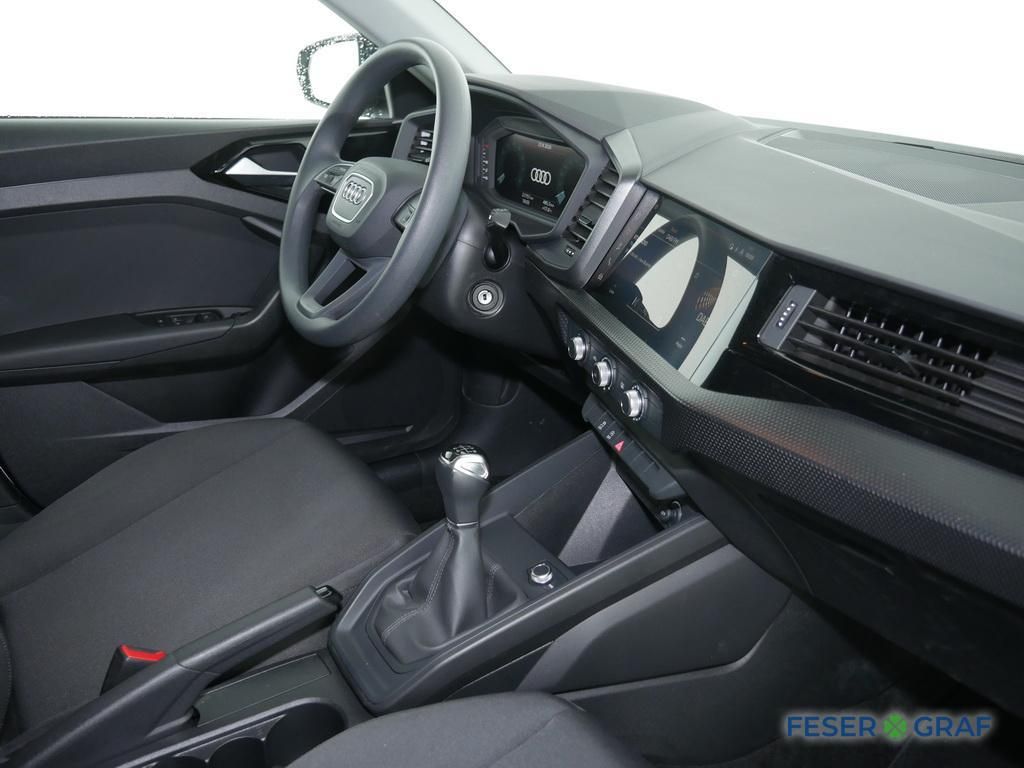 Audi A1 2024 г. Белый, пробег 21900 км
