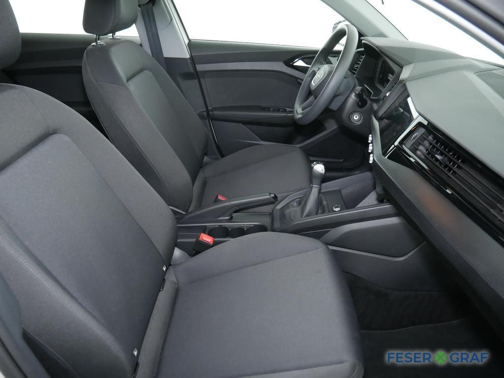 Audi A1 2024 г. Белый, пробег 21900 км