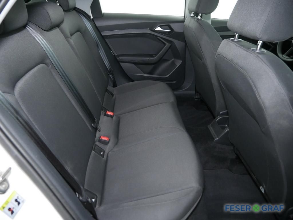 Audi A1 2024 г. Белый, пробег 21900 км