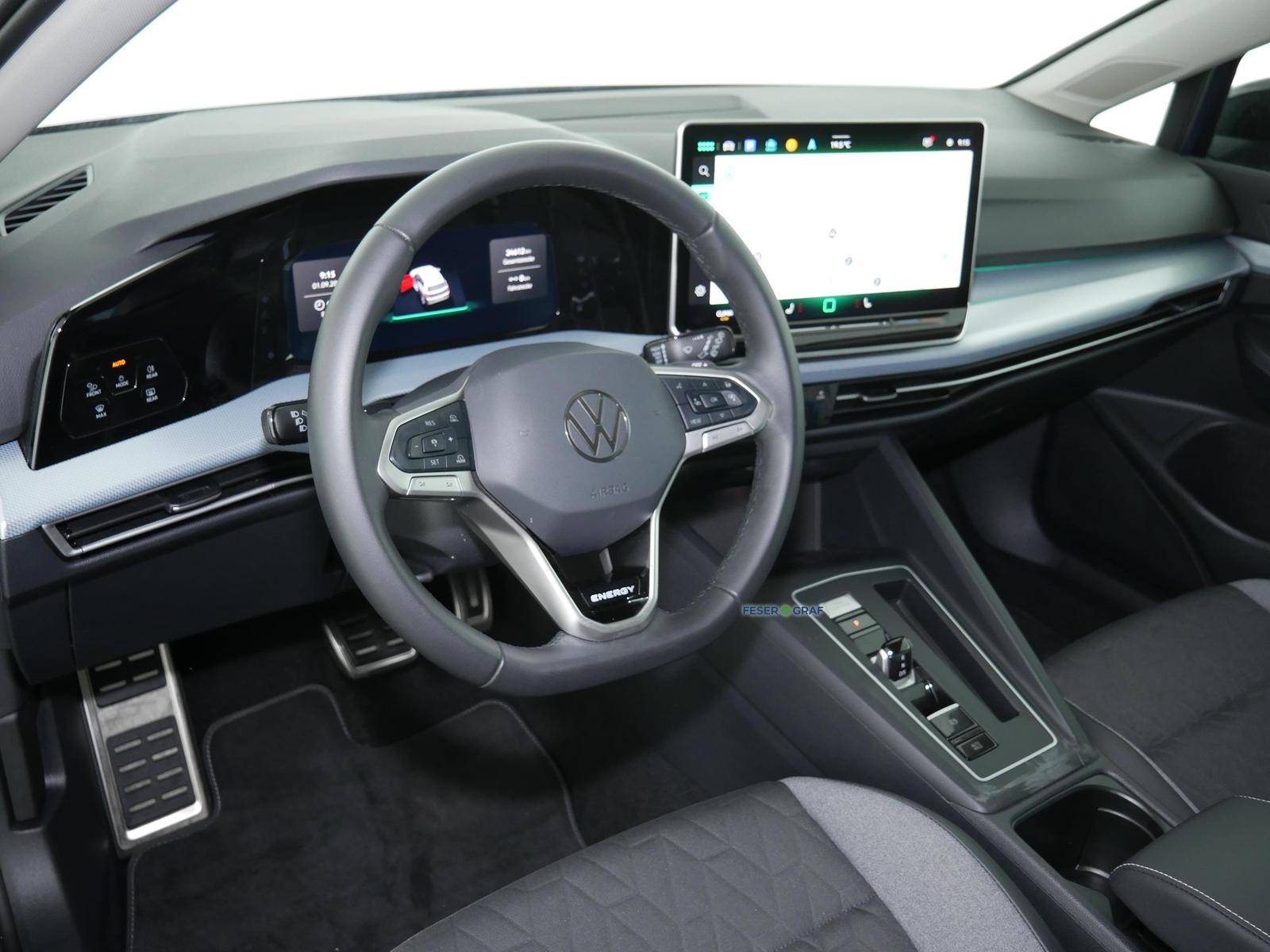 Volkswagen Golf 2026 г. Синий, пробег 24610 км