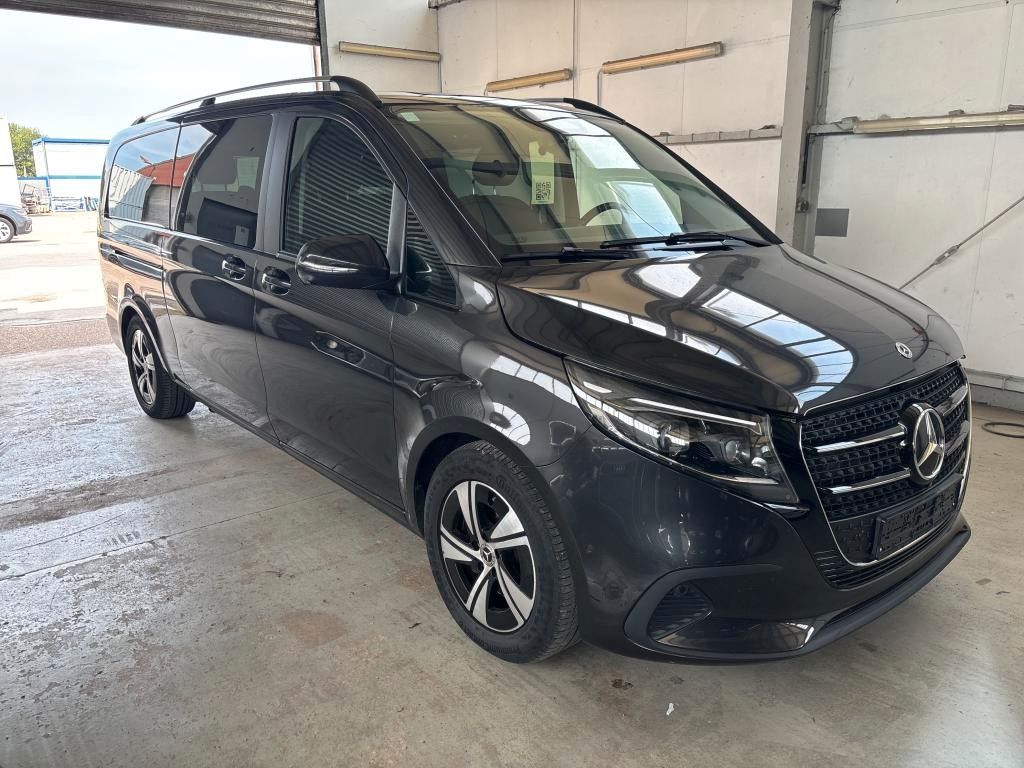 Mercedes-Benz 300 2025 г. Серый, пробег 30993 км