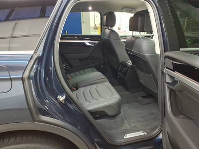 Volkswagen Touareg 2025 г. Жёлтый, пробег 10543 км