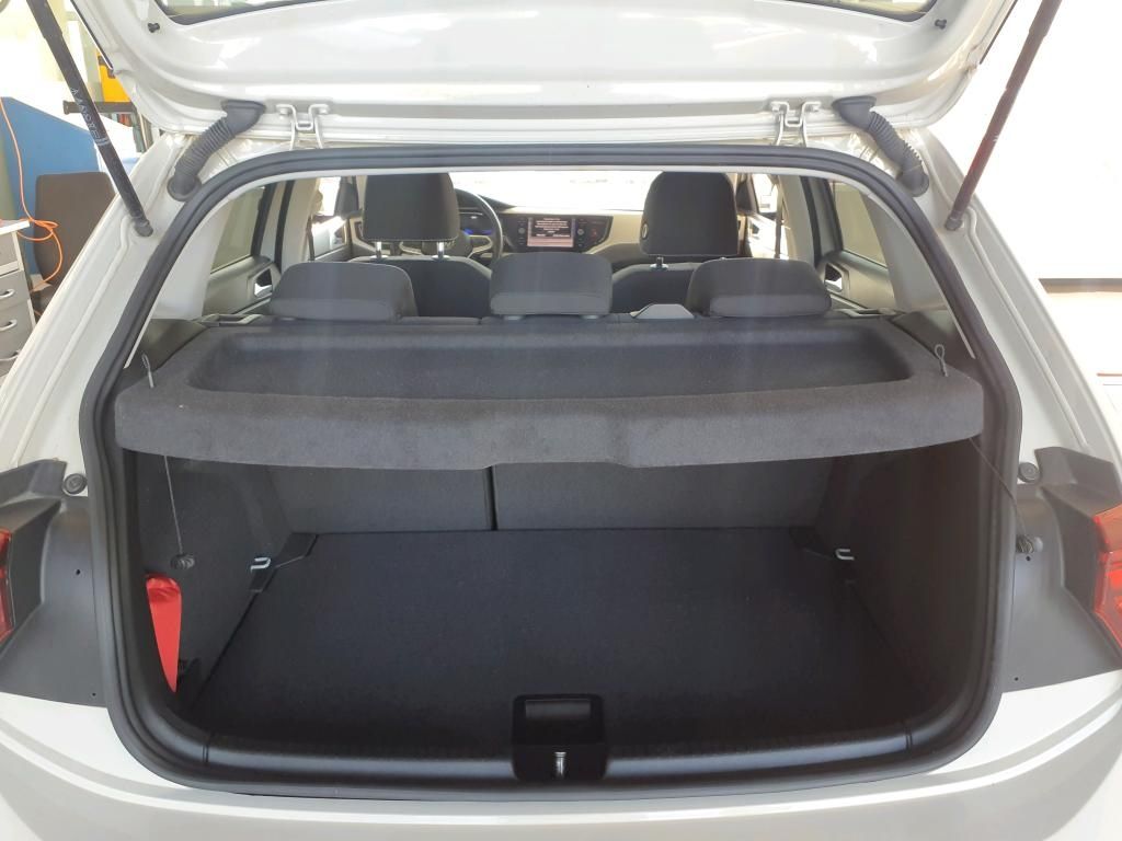 Volkswagen Polo 2024 г. Серый, пробег 28165 км