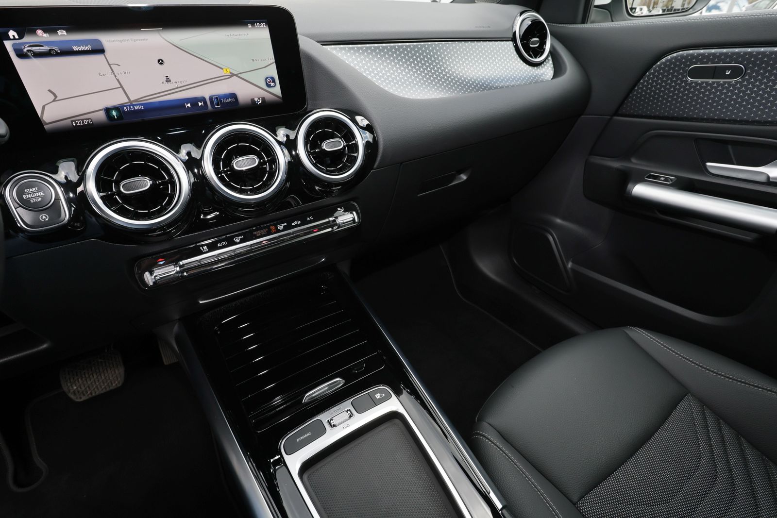 Mercedes-Benz GLA 180 2024 г. Белый, пробег 20280 км