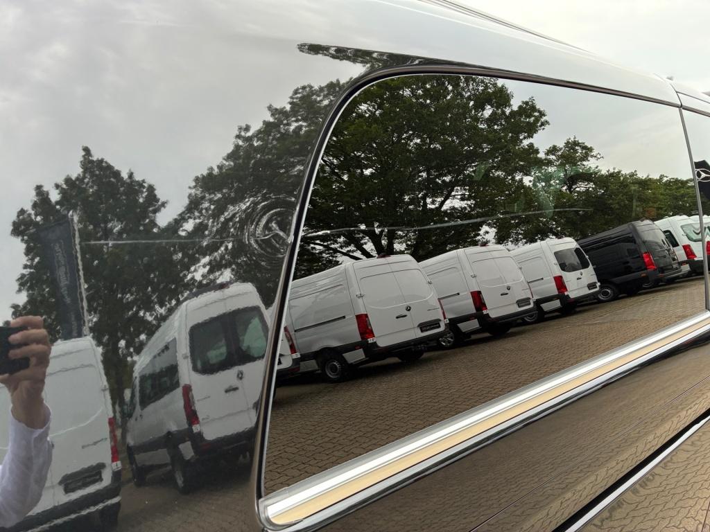 Mercedes-Benz V 300 2025 г. Чёрный, пробег 42037 км