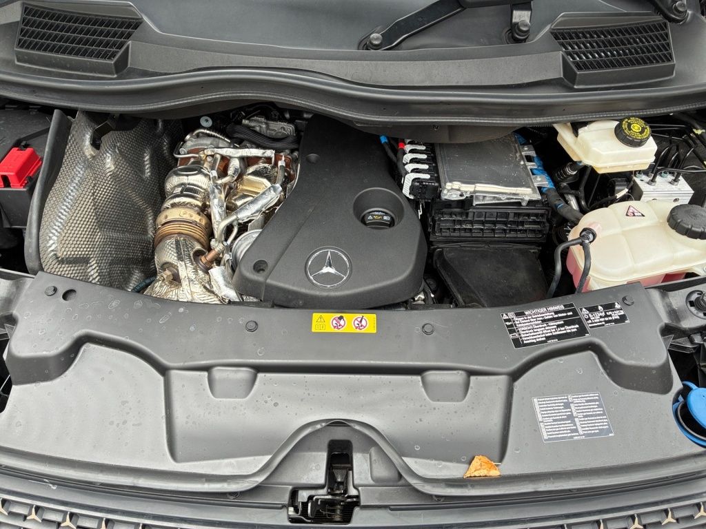 Mercedes-Benz V 300 2025 г. Чёрный, пробег 42037 км