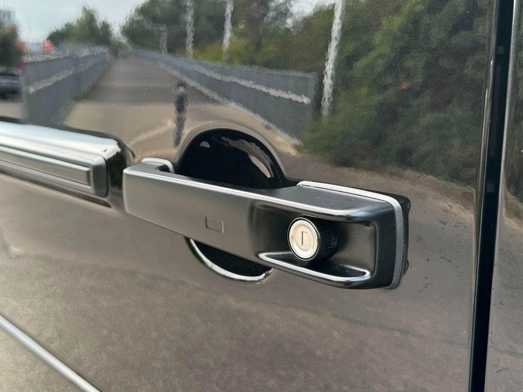 Mercedes-Benz G 63 AMG 2024 г. Чёрный, пробег 20000 км