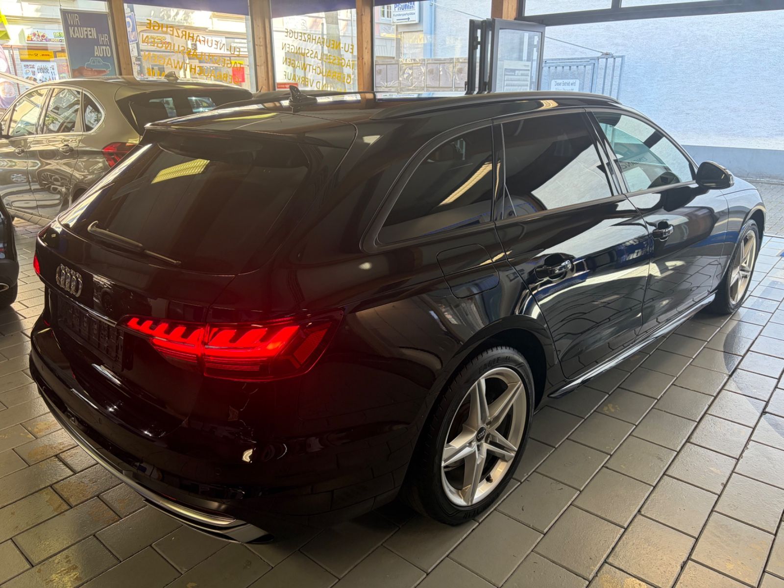 Audi A4 2023 г. Чёрный, пробег 58500 км