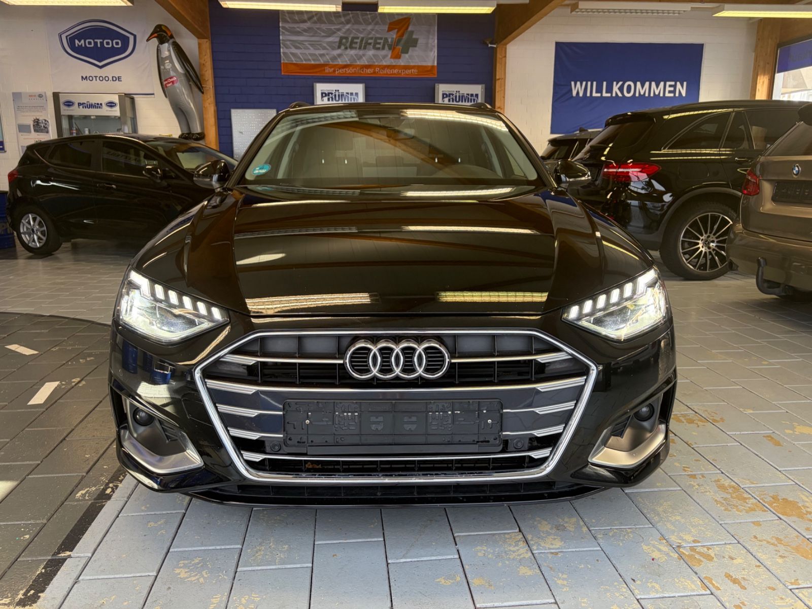 Audi A4 2023 г. Чёрный, пробег 58500 км