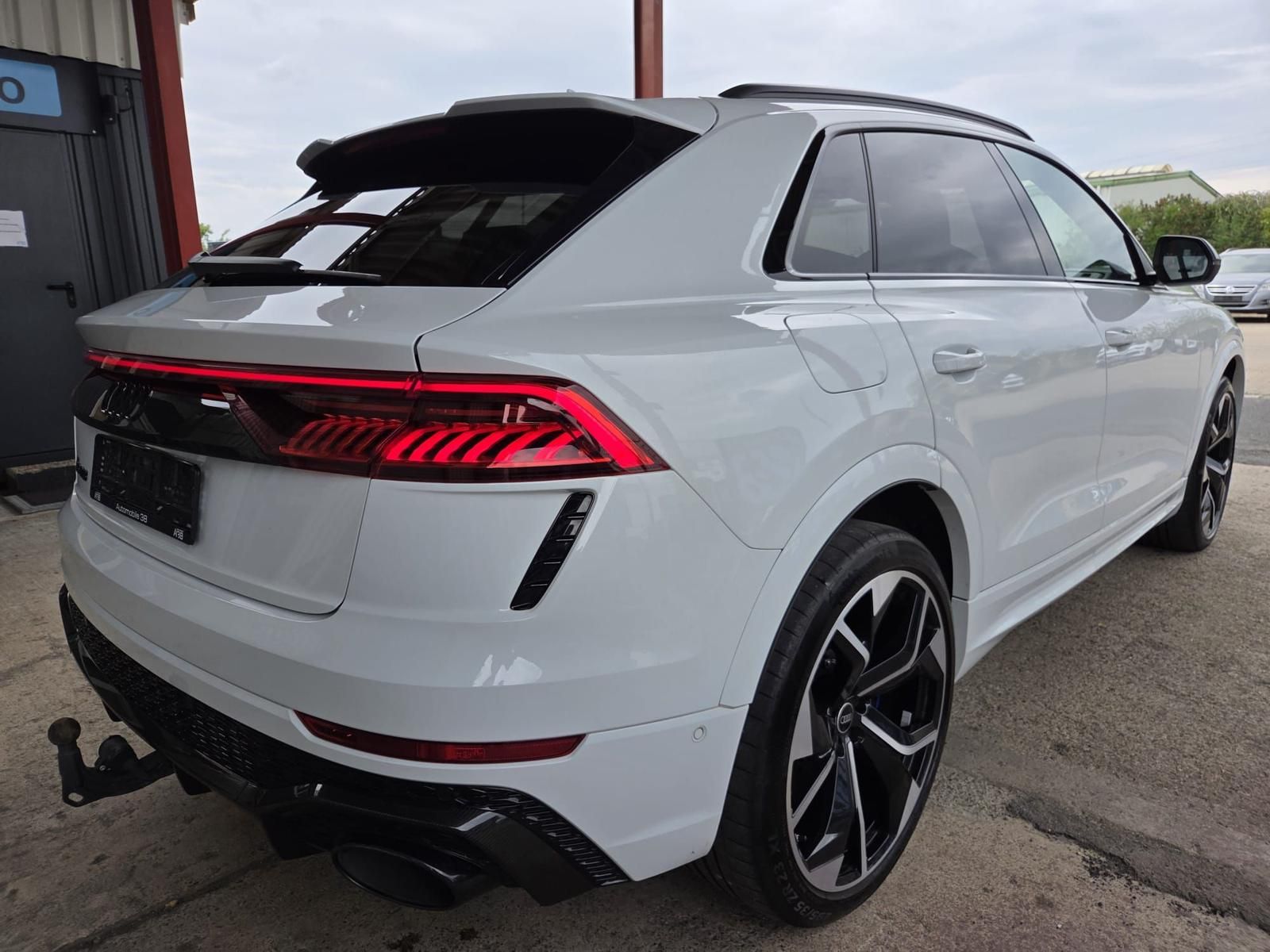 Audi RSQ8 2021 г. Белый, пробег 52100 км