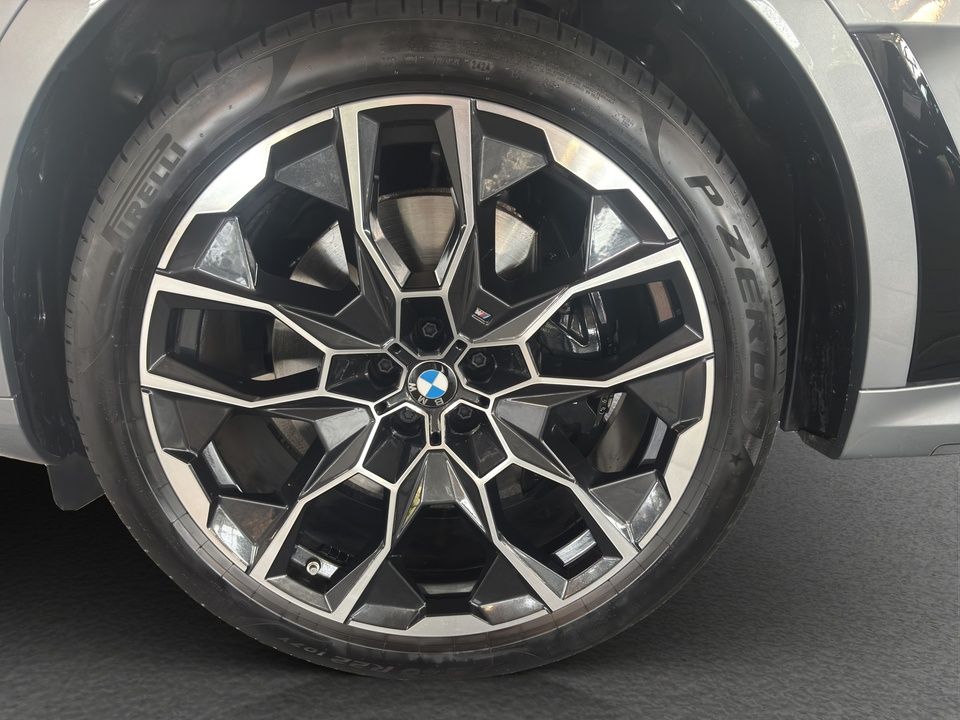 BMW X7 2024 г. Серый, пробег 24999 км