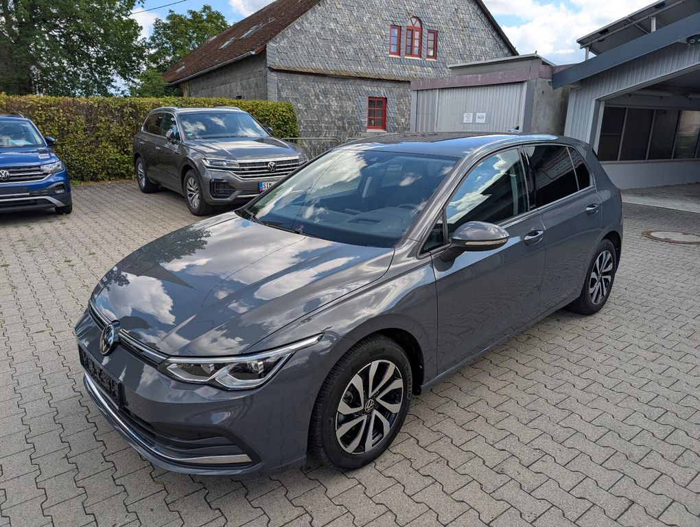 Volkswagen Golf 2023 г. Серый, пробег 49968 км