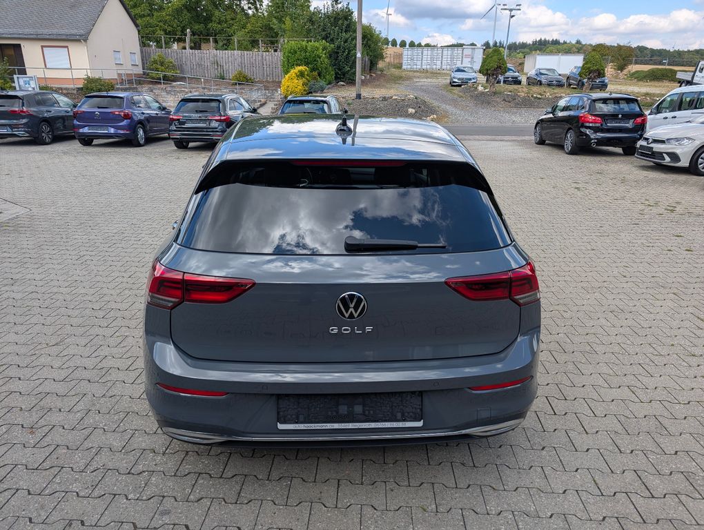 Volkswagen Golf 2023 г. Серый, пробег 49968 км