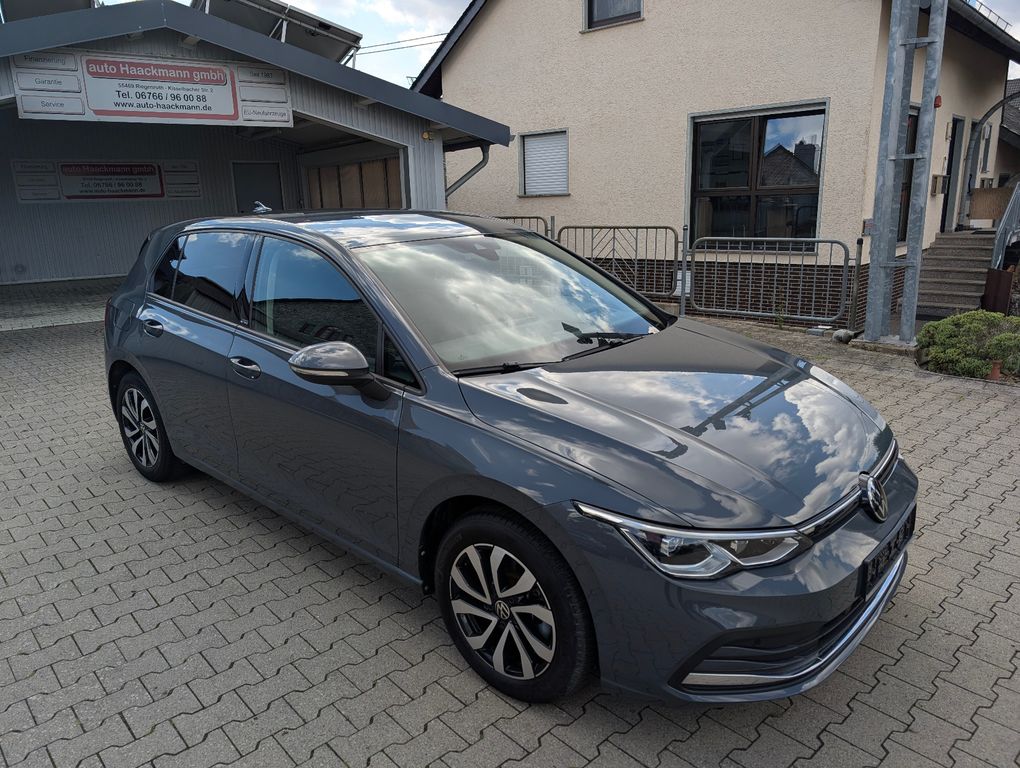 Volkswagen Golf 2023 г. Серый, пробег 49968 км