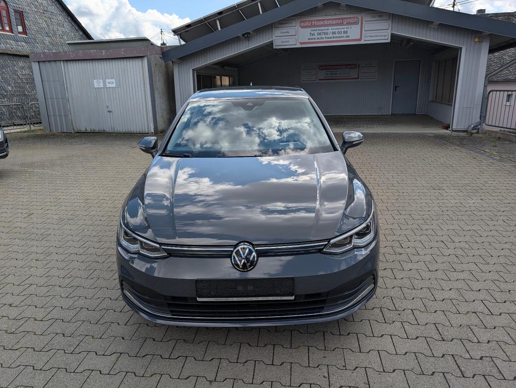 Volkswagen Golf 2023 г. Серый, пробег 49968 км