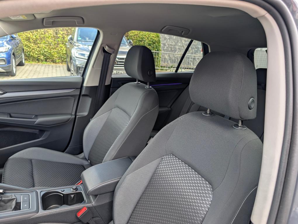 Volkswagen Golf 2023 г. Серый, пробег 49968 км