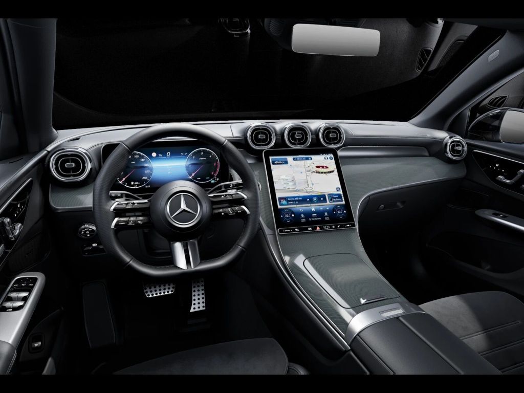 Mercedes-Benz GLC 220 2025 г. Серый, пробег 6876 км