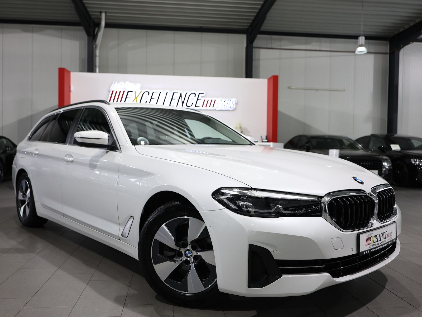 BMW 520 2024 г. Белый, пробег 46000 км