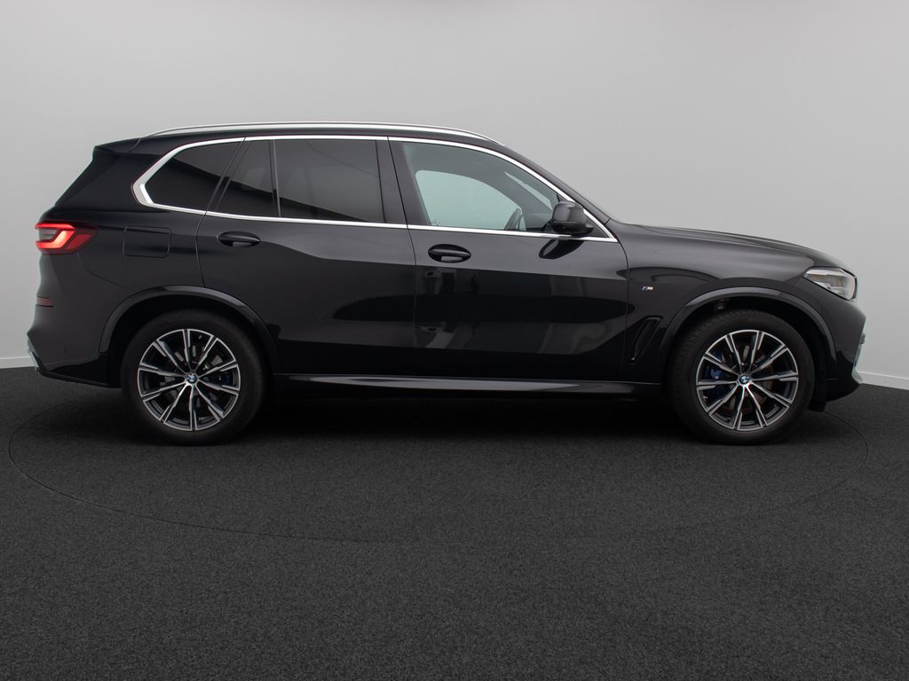BMW X5 2023 г. Чёрный, пробег 49506 км