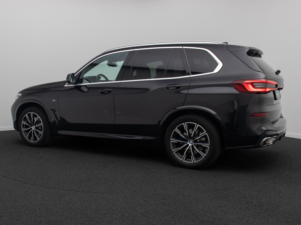 BMW X5 2023 г. Чёрный, пробег 49506 км