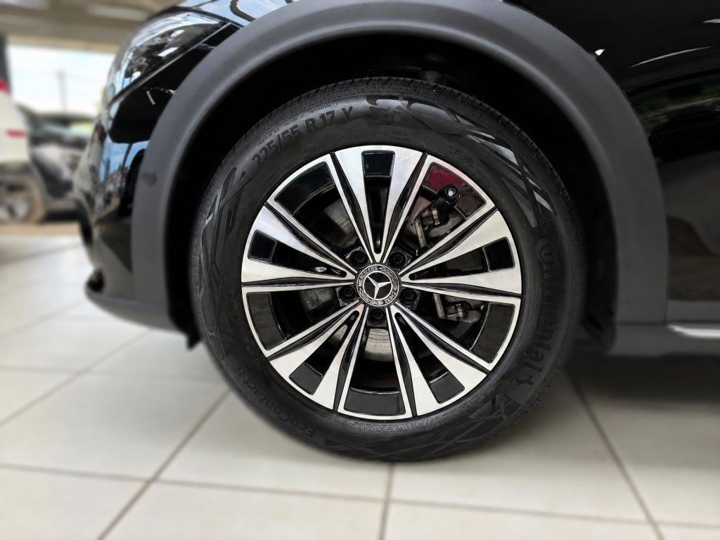 Mercedes-Benz C 200 2023 г. Чёрный, пробег 53478 км