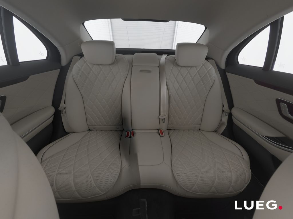 Mercedes-Benz S 450 2022 г. Красный, пробег 27720 км
