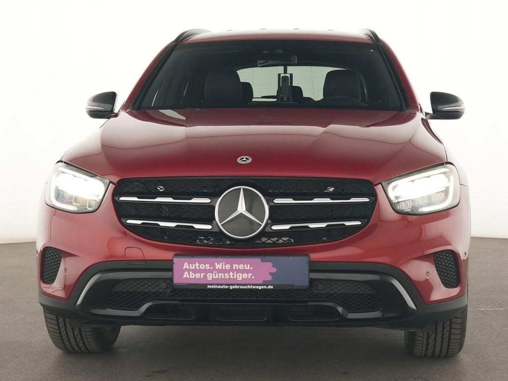Mercedes-Benz GLC 200 2021 г. Красный, пробег 21833 км