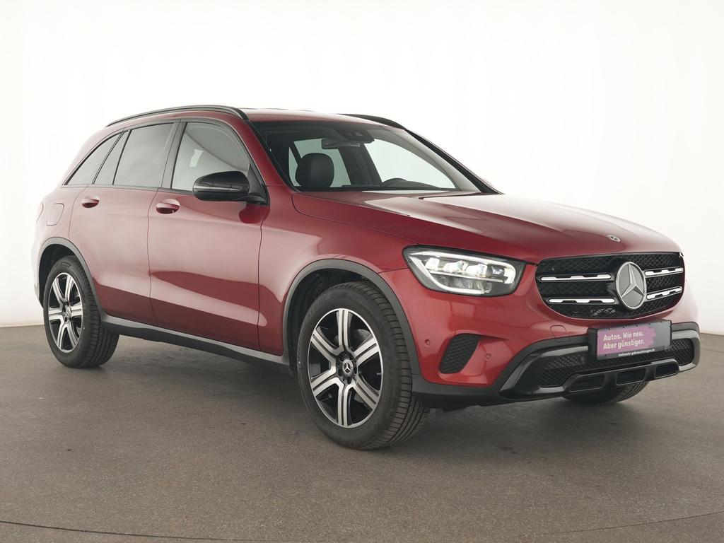 Mercedes-Benz GLC 200 2021 г. Красный, пробег 21833 км