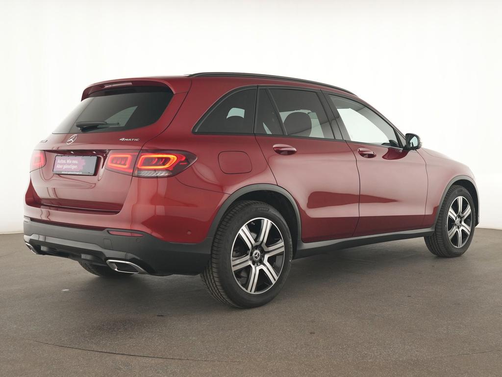Mercedes-Benz GLC 200 2021 г. Красный, пробег 21833 км