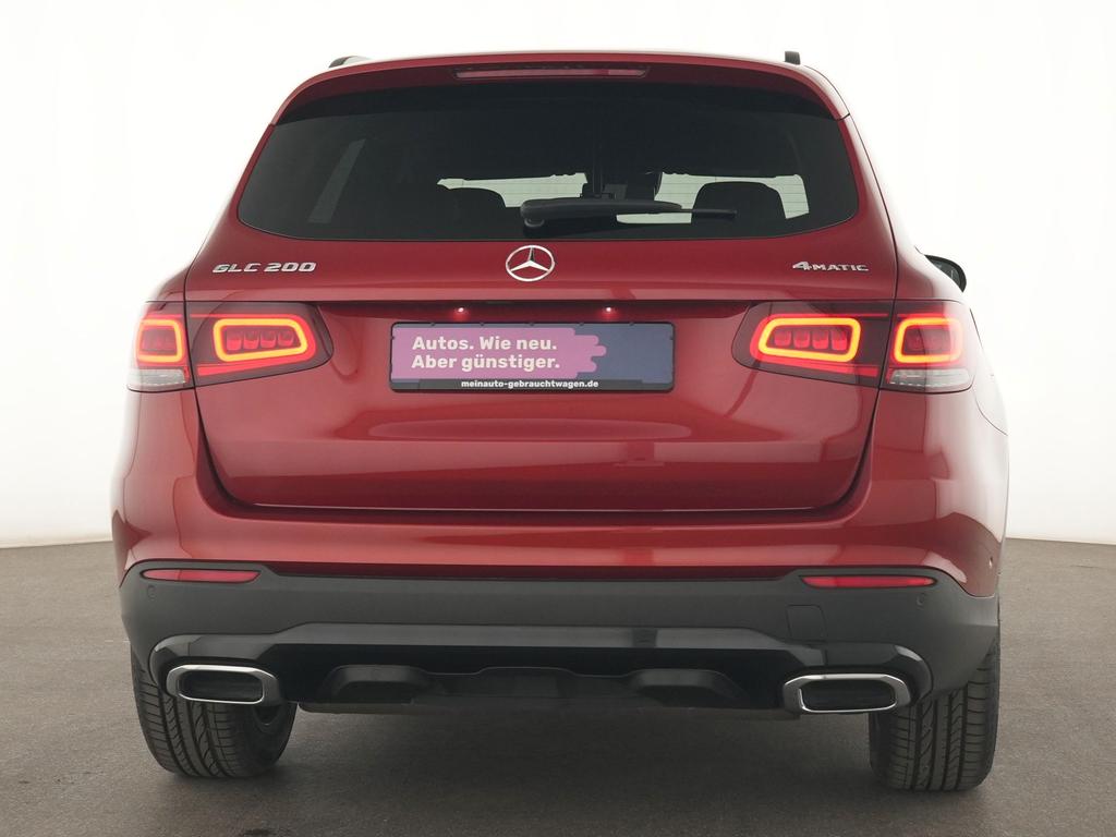 Mercedes-Benz GLC 200 2021 г. Красный, пробег 21833 км