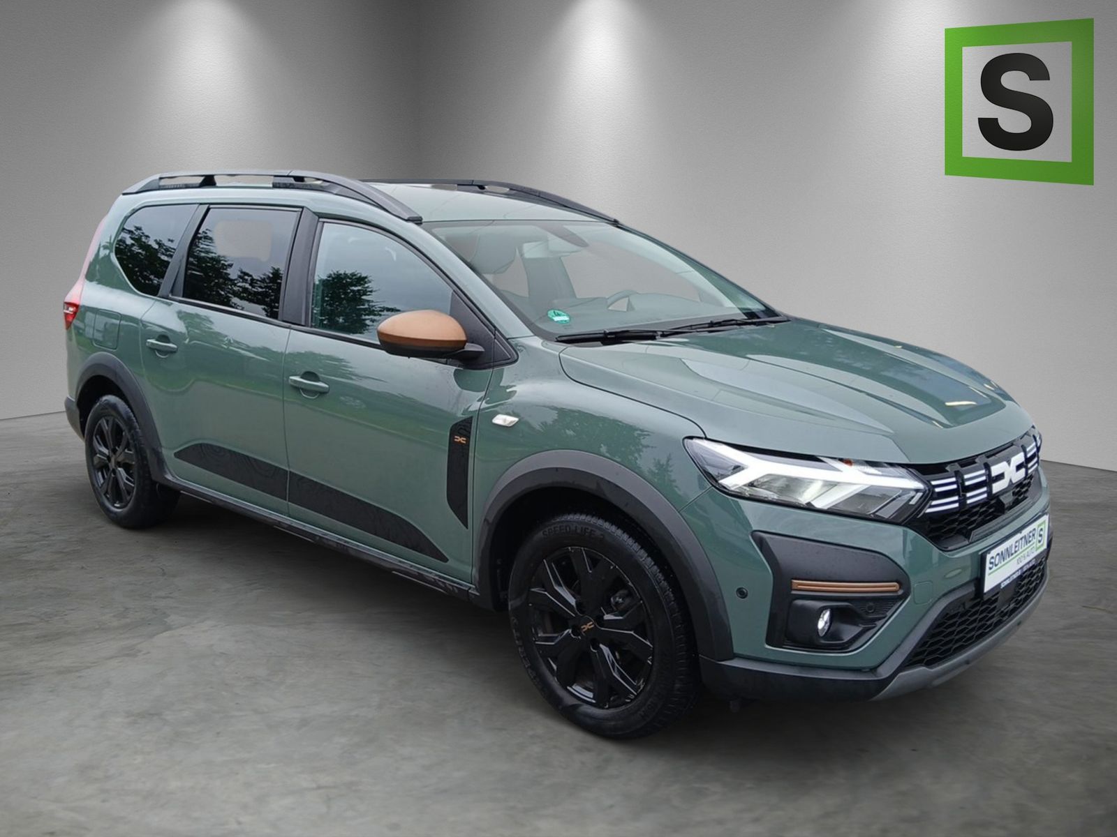 Dacia Jogger 2023 г. Серый, пробег 60000 км