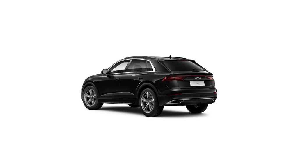 Audi Q8 2023 г. Чёрный, пробег 42500 км