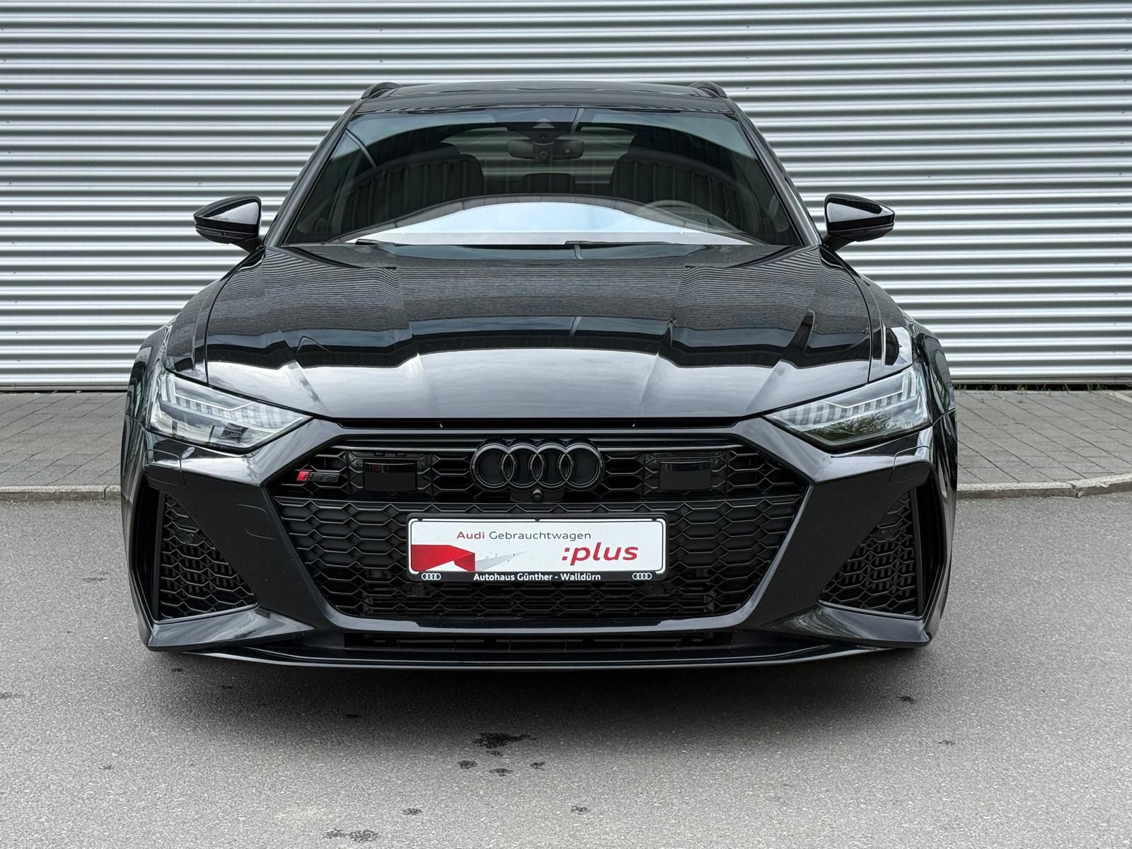 Audi RS6 2023 г. Чёрный, пробег 52900 км