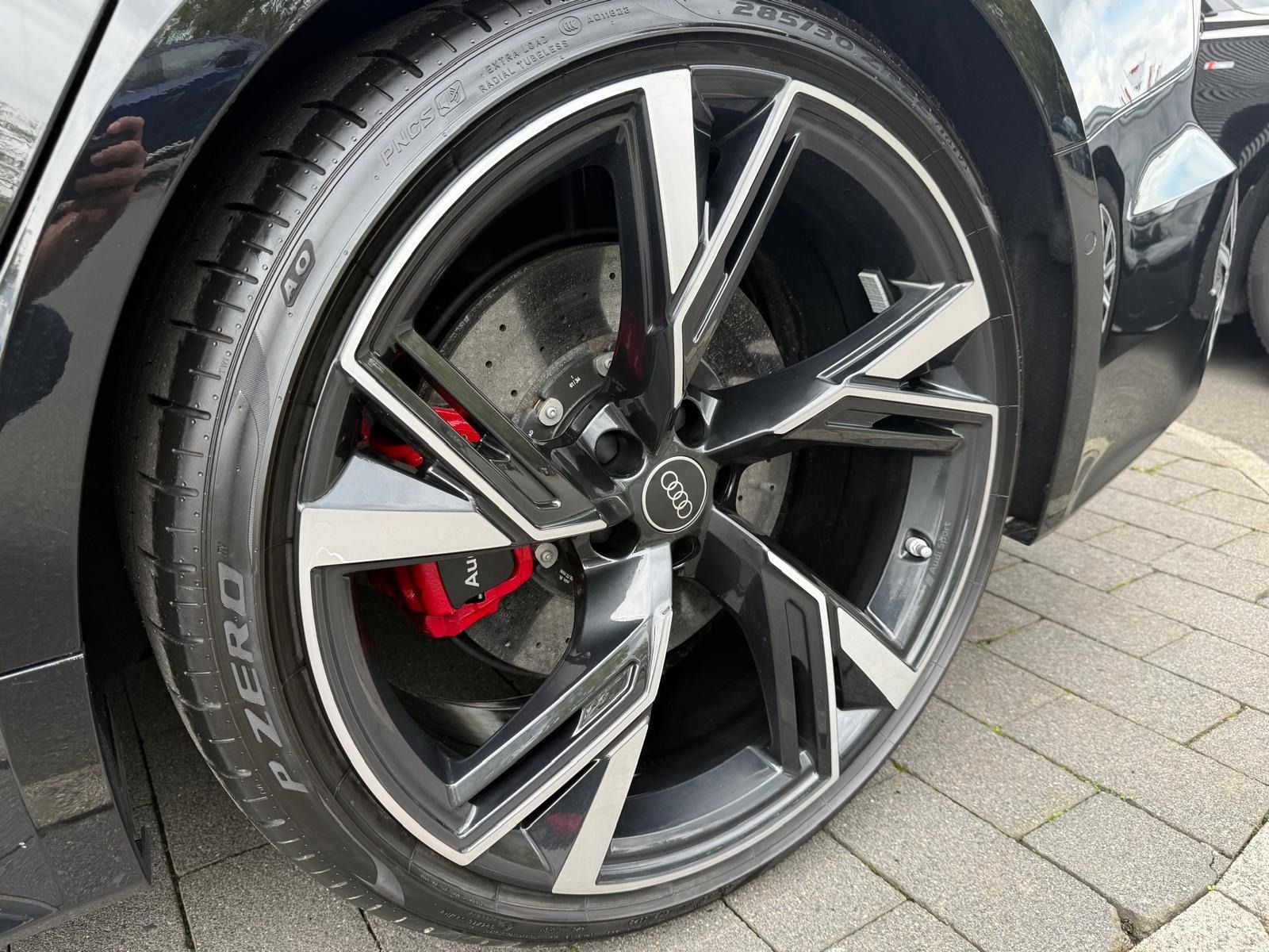 Audi RS6 2023 г. Чёрный, пробег 52900 км