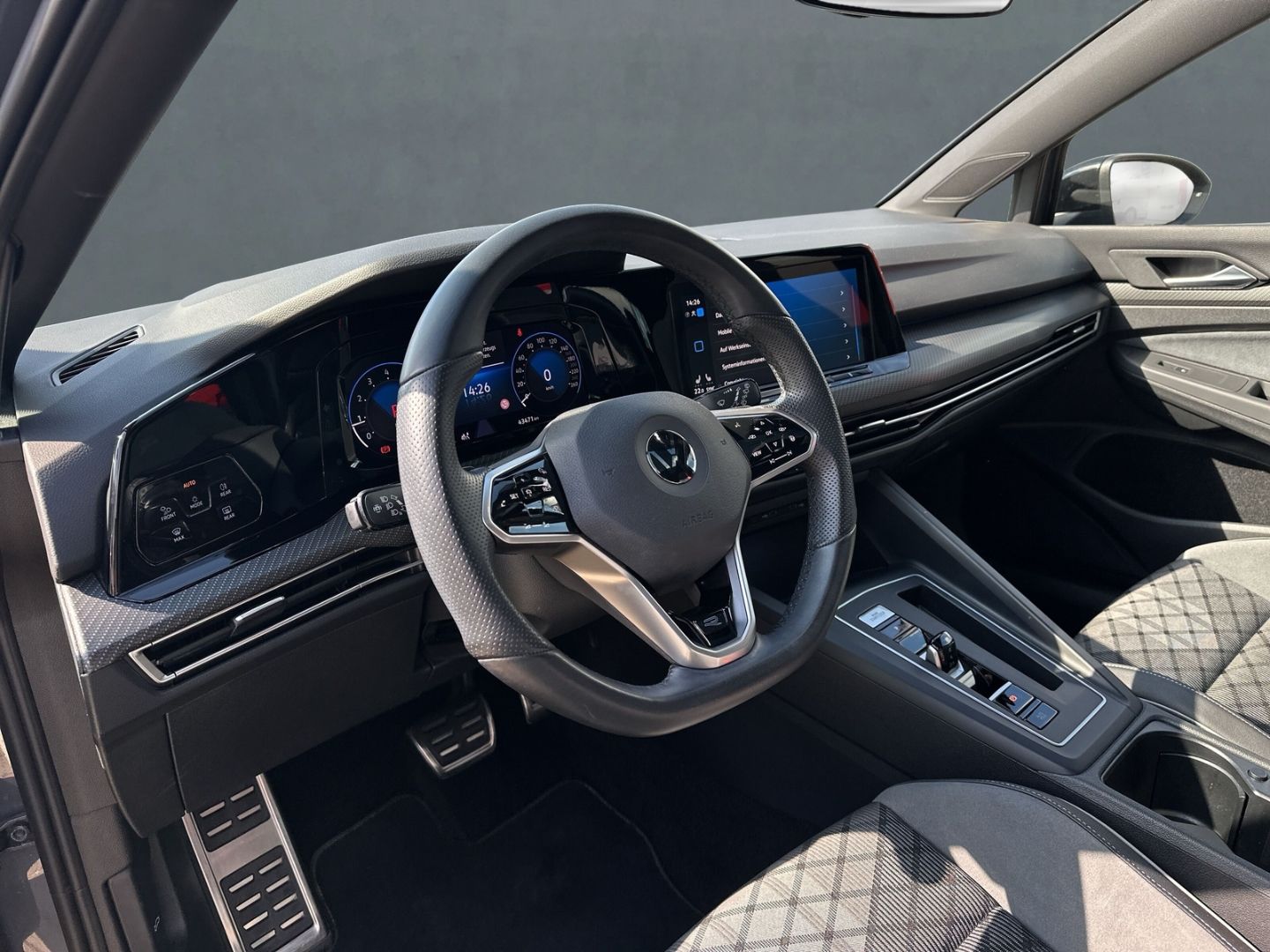 Volkswagen Golf 2022 г. Серый, пробег 43471 км